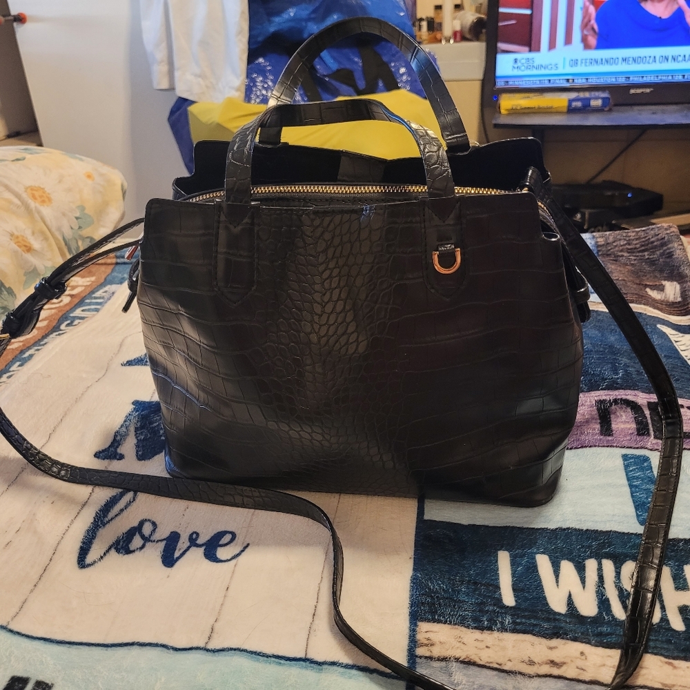 HANDBAG BUNDLE - image 5